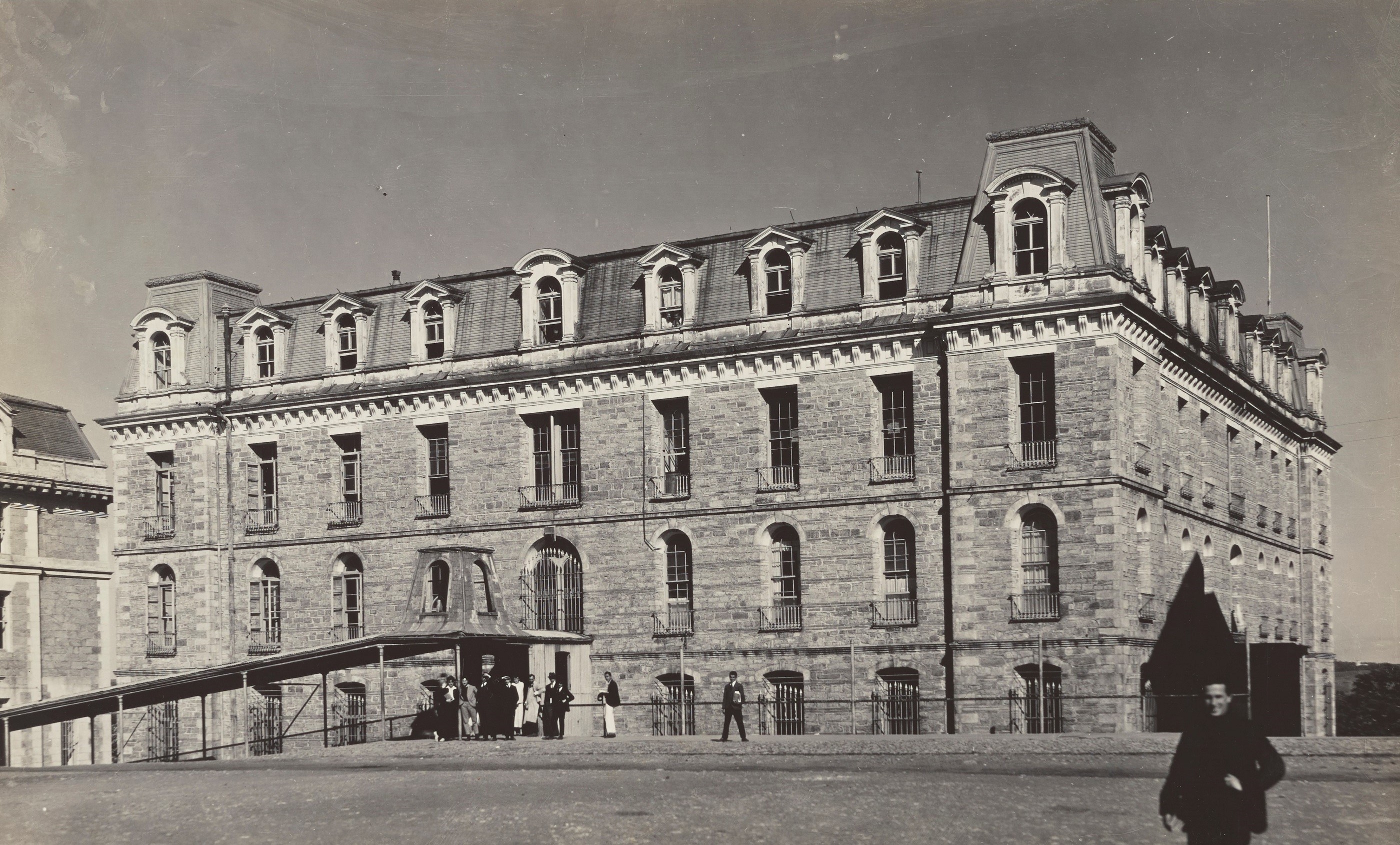 Hamlin Hall, today known as the Male Dormitory I, before 1905