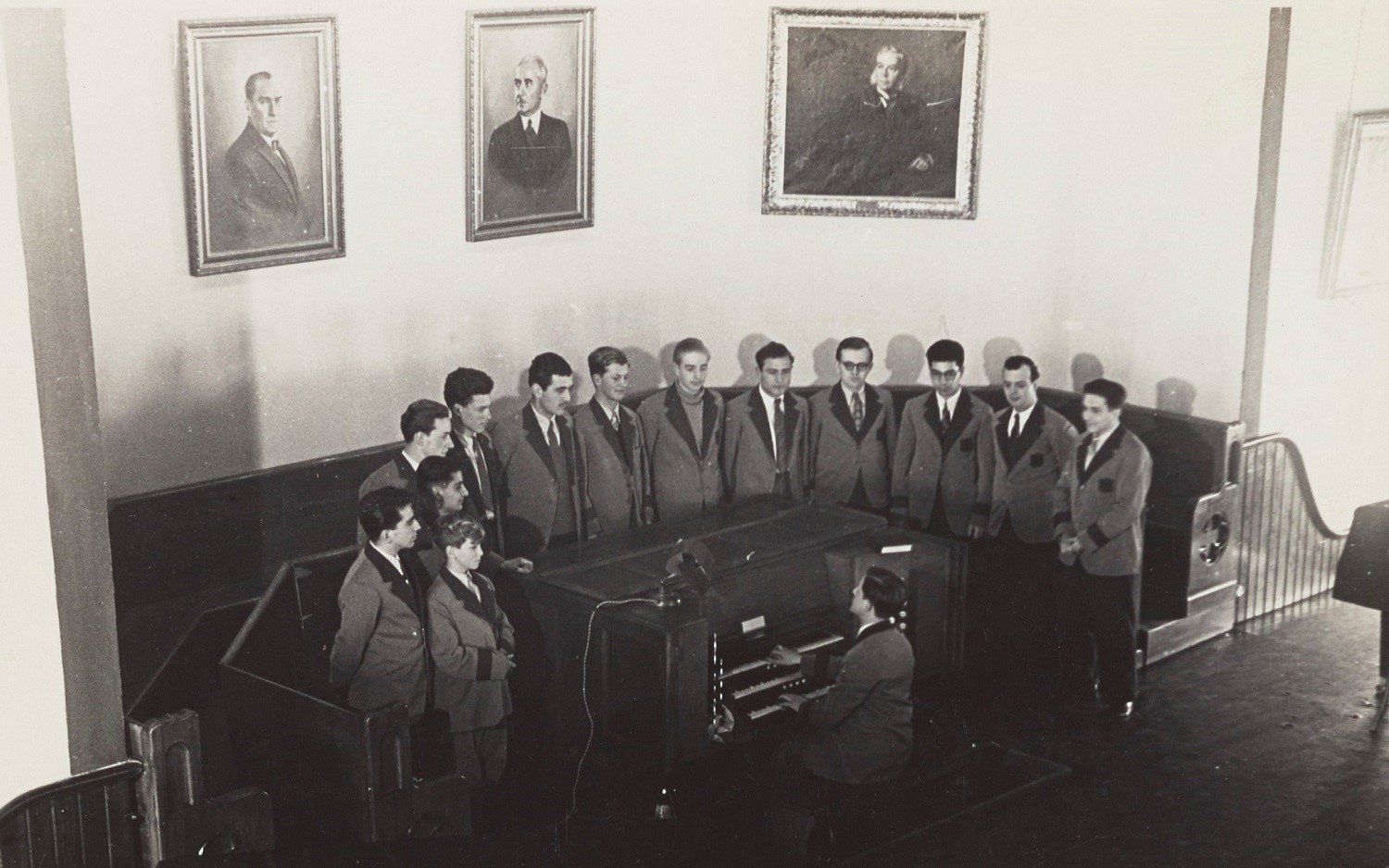 Organ player Mr. Charles Köpe with the Robert College Choir. CU-RBML, RC Documents