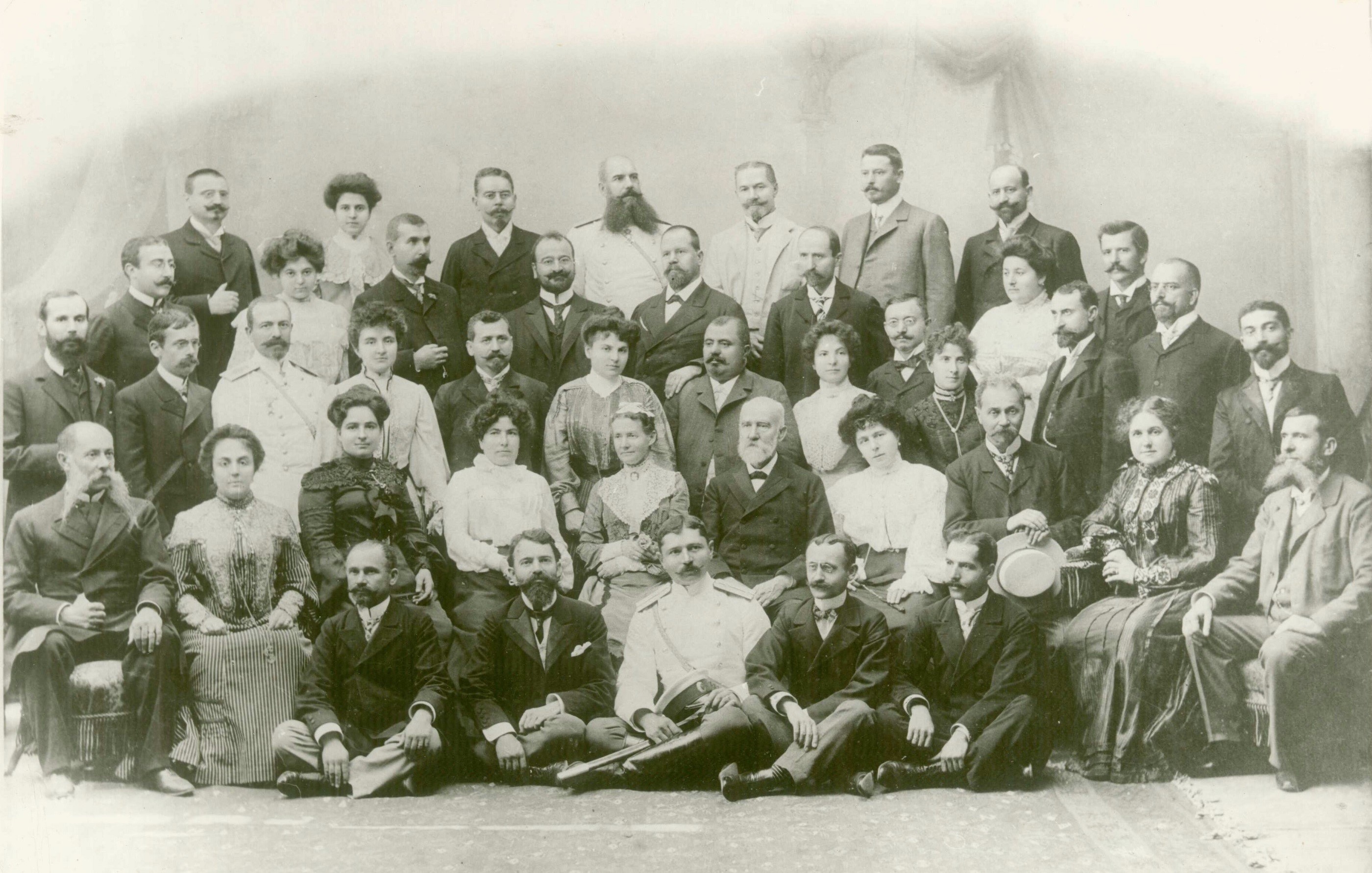 George Washburn with Robert College alumni and their spouses, Sofia, 1904. National Library, Bulgarian Historical Archives